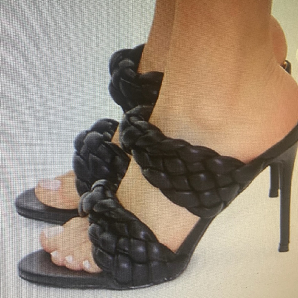 Braided black heel